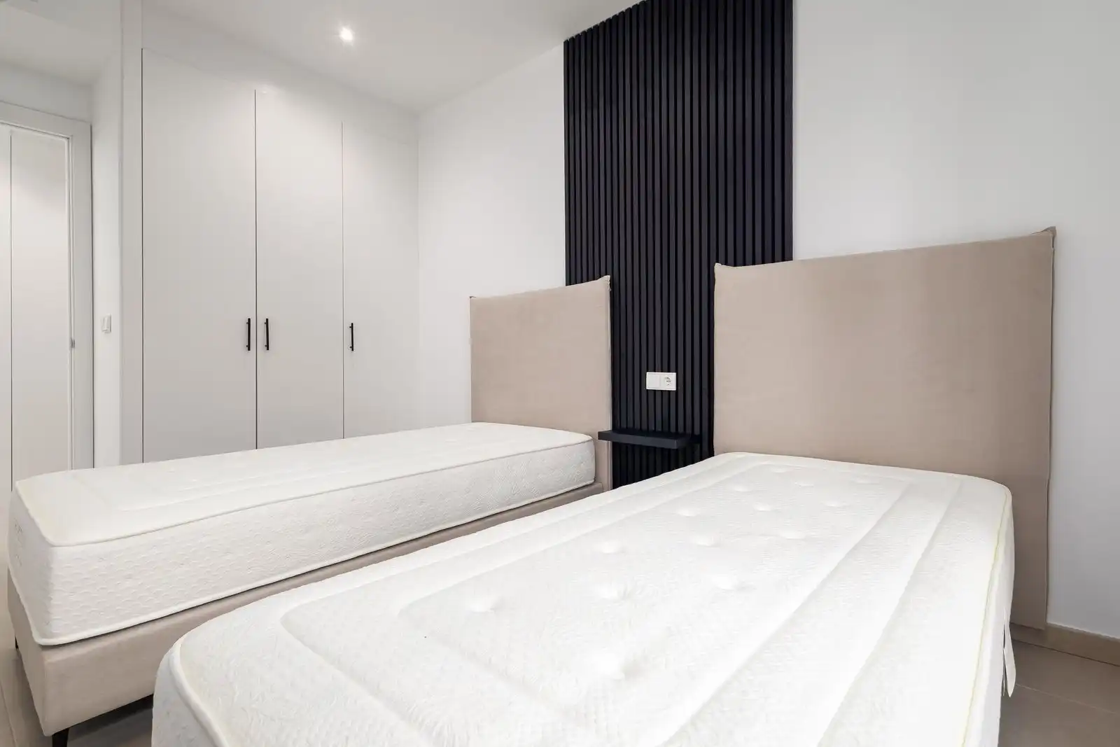 Habitación de Apartamento en venta en Benalmádena con Terraza, Trastero y Amueblado