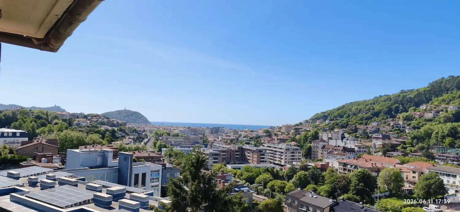 Vista exterior de Piso de alquiler en Donostia - San Sebastián  con Amueblado