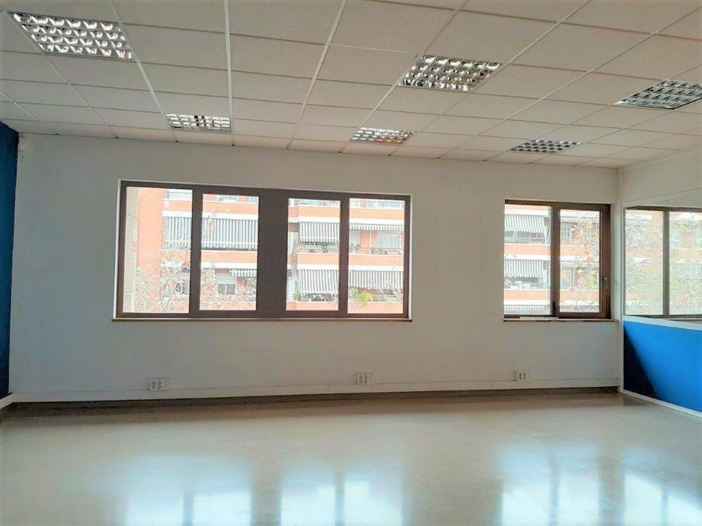 Oficina de lloguer en Cornellà de Llobregat amb Aire condicionat