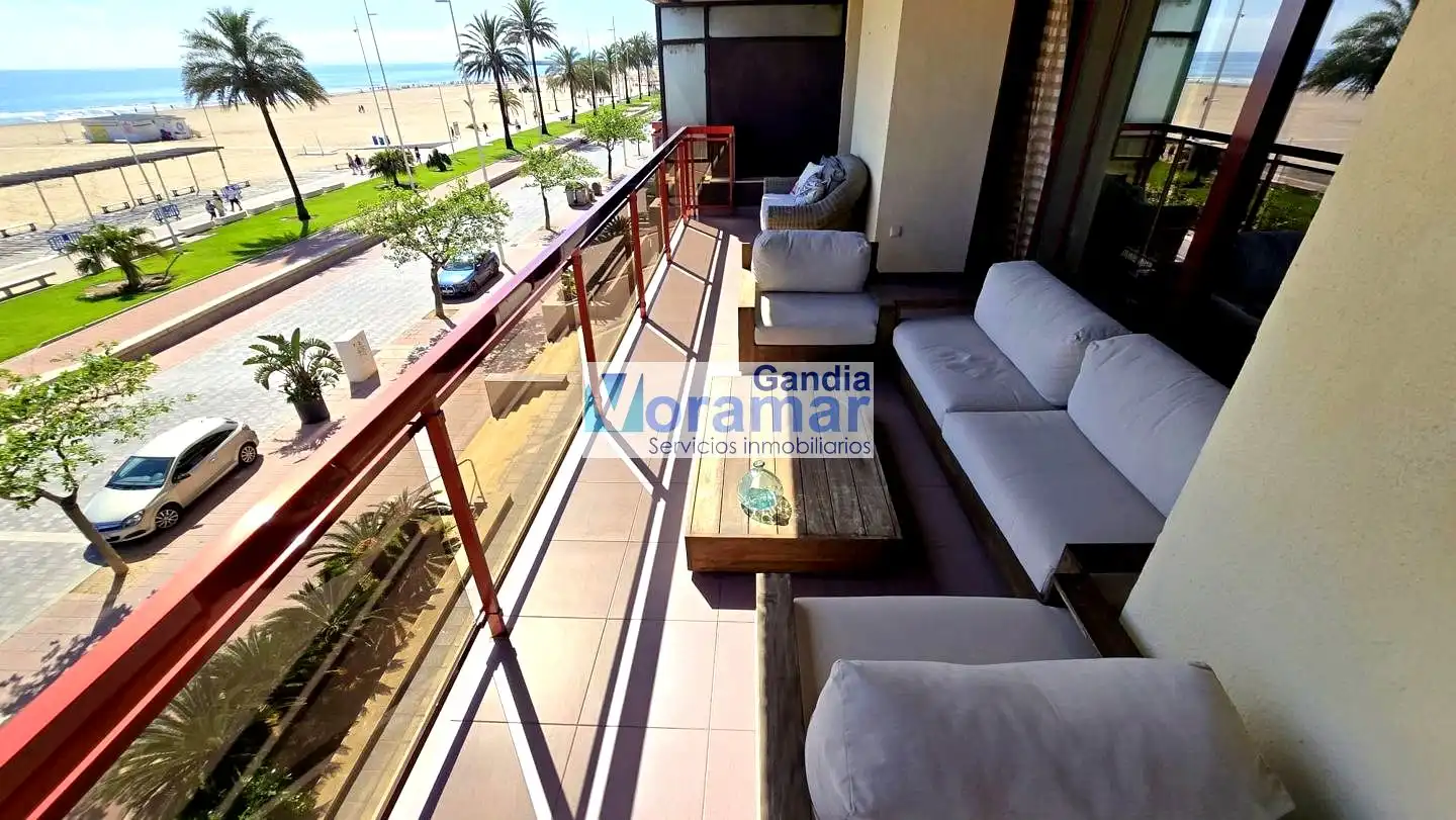 Terrassa de Apartament de lloguer en Gandia amb Aire condicionat, Terrassa i Moblat