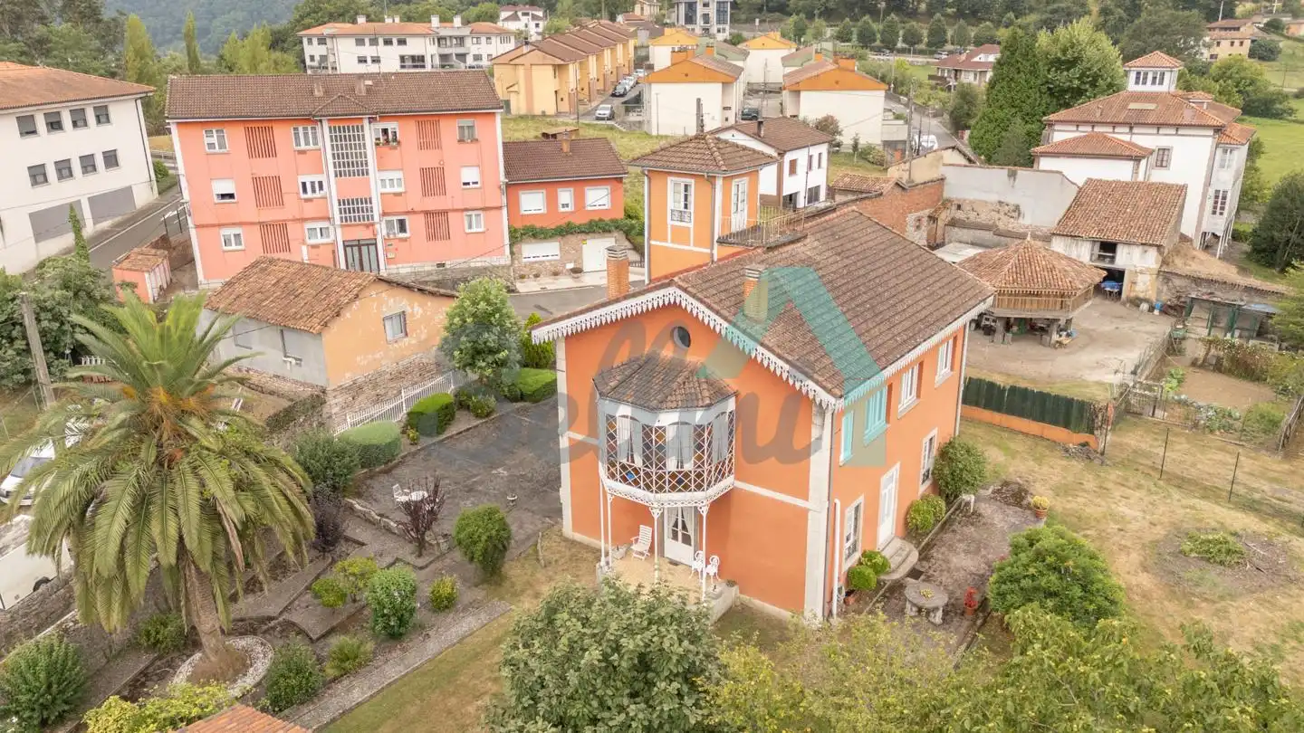Vista exterior de Casa o chalet en venta en Ribera de Arriba con Jardín privado, Terraza y Balcón