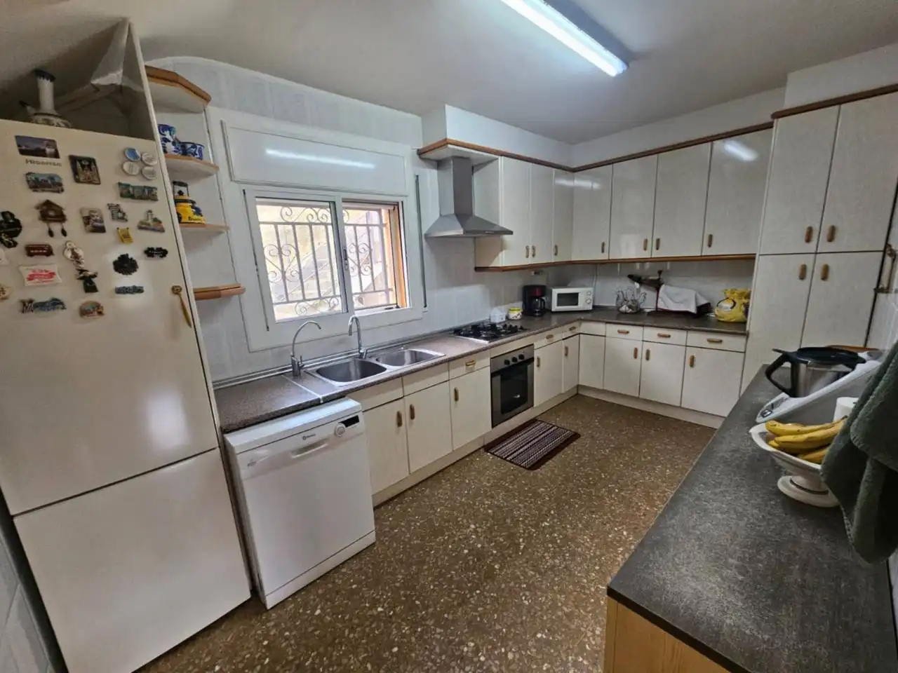 Cuina de Casa o xalet en venda en Rubí amb Aire condicionat, Calefacció i Jardí privat