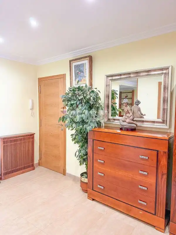 Piso en venta en Vilagarcía de Arousa con Calefacción, Parquet y Terraza