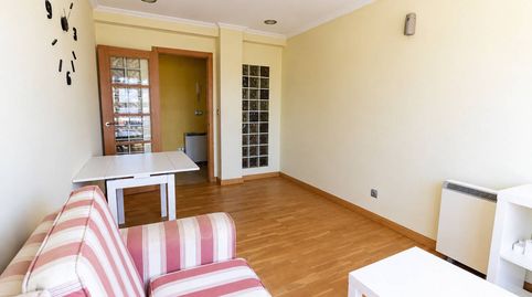 Foto 3 de Piso en venta en Calle Restollal, 71, Castiñeiriño - Cruceiro de Sar, Santiago de Compostela