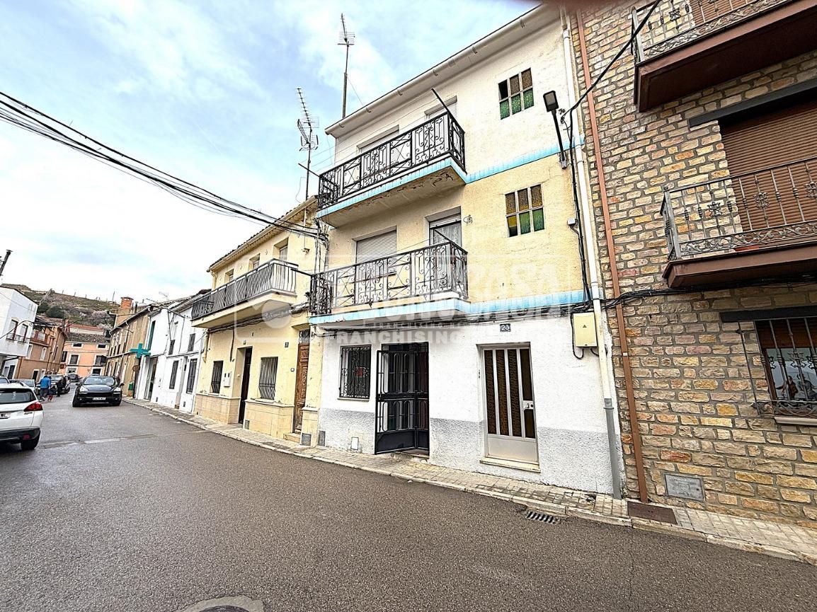 Vista exterior de Local de lloguer en Carboneras de Guadazaón
