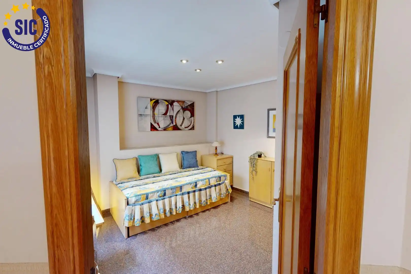 Habitación de Piso en venta en Castellón de la Plana / Castelló de la Plana con Calefacción, Trastero y Amueblado