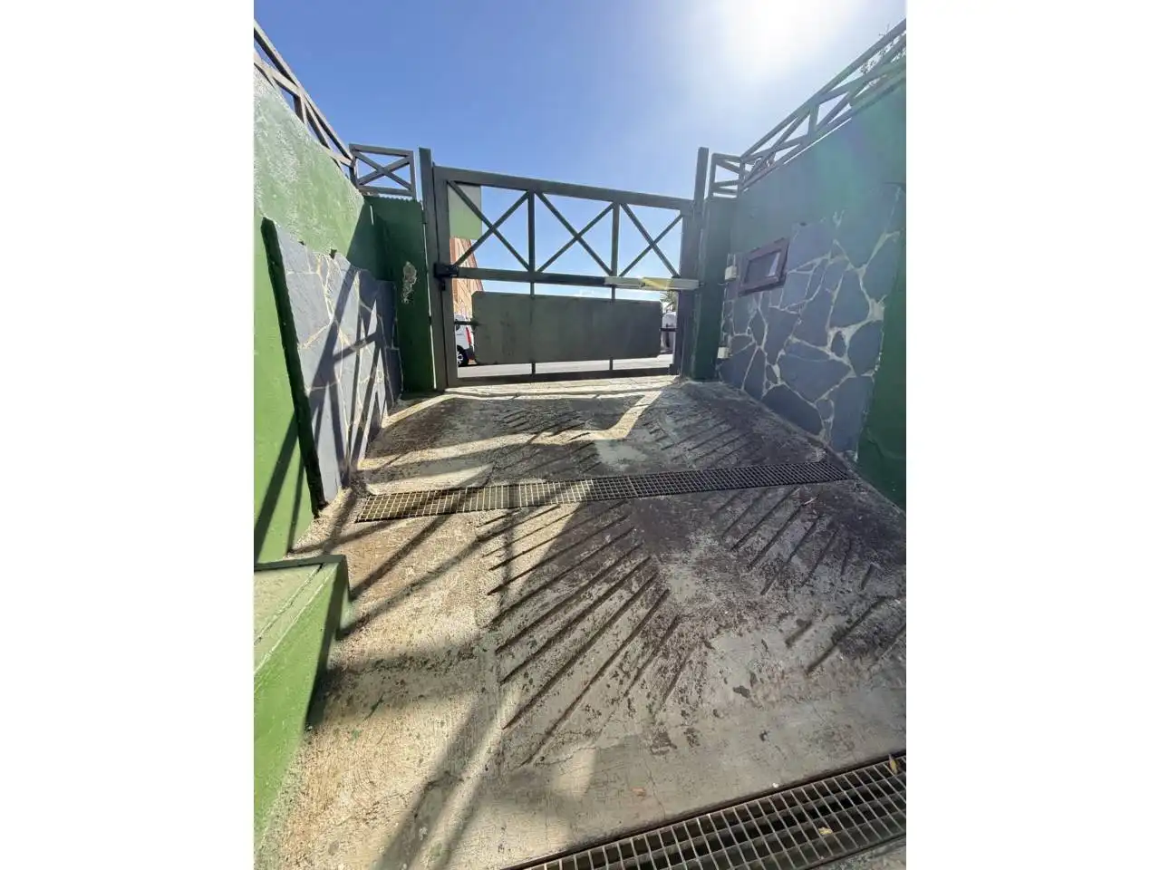 Aparcament de Casa adosada en venda en San Cristóbal de la Laguna amb Jardí privat, Parquet i Terrassa