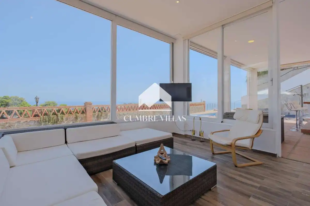 Sala de estar de Casa o chalet en venta en Almuñécar con Terraza, Amueblado y Internet