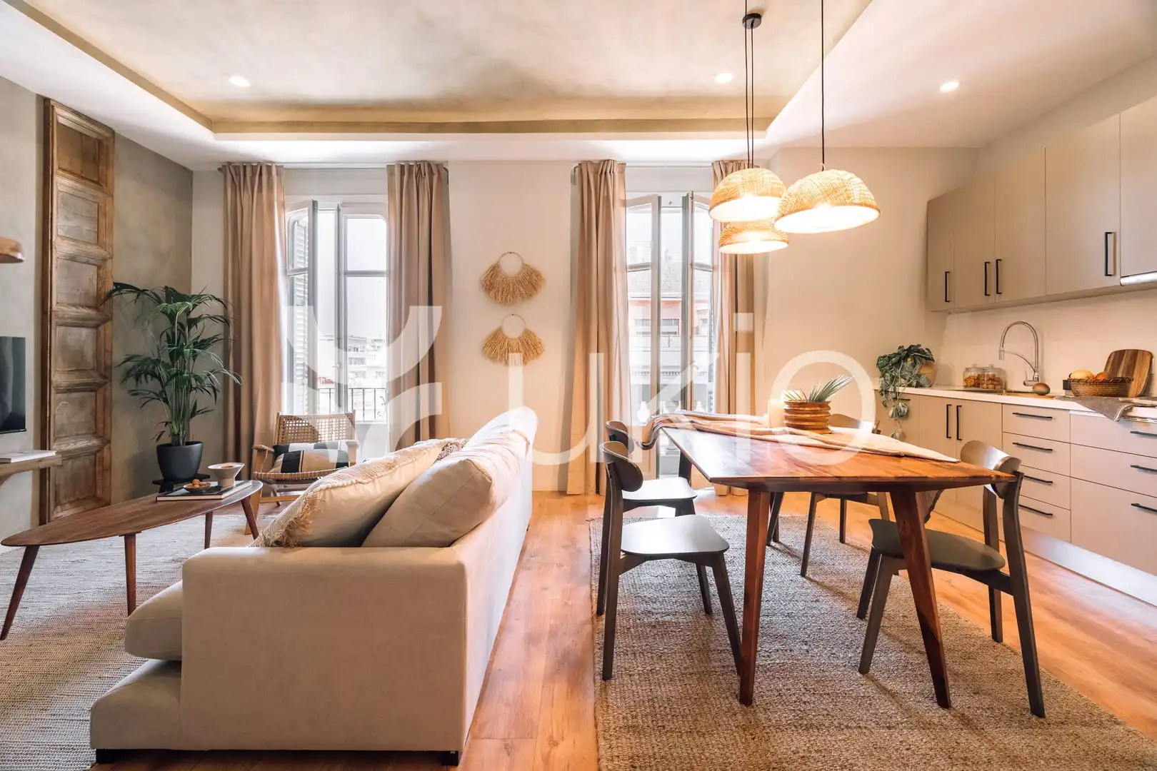 Apartamento con terraza en alquiler en Carrer de Balmes, imagen 2