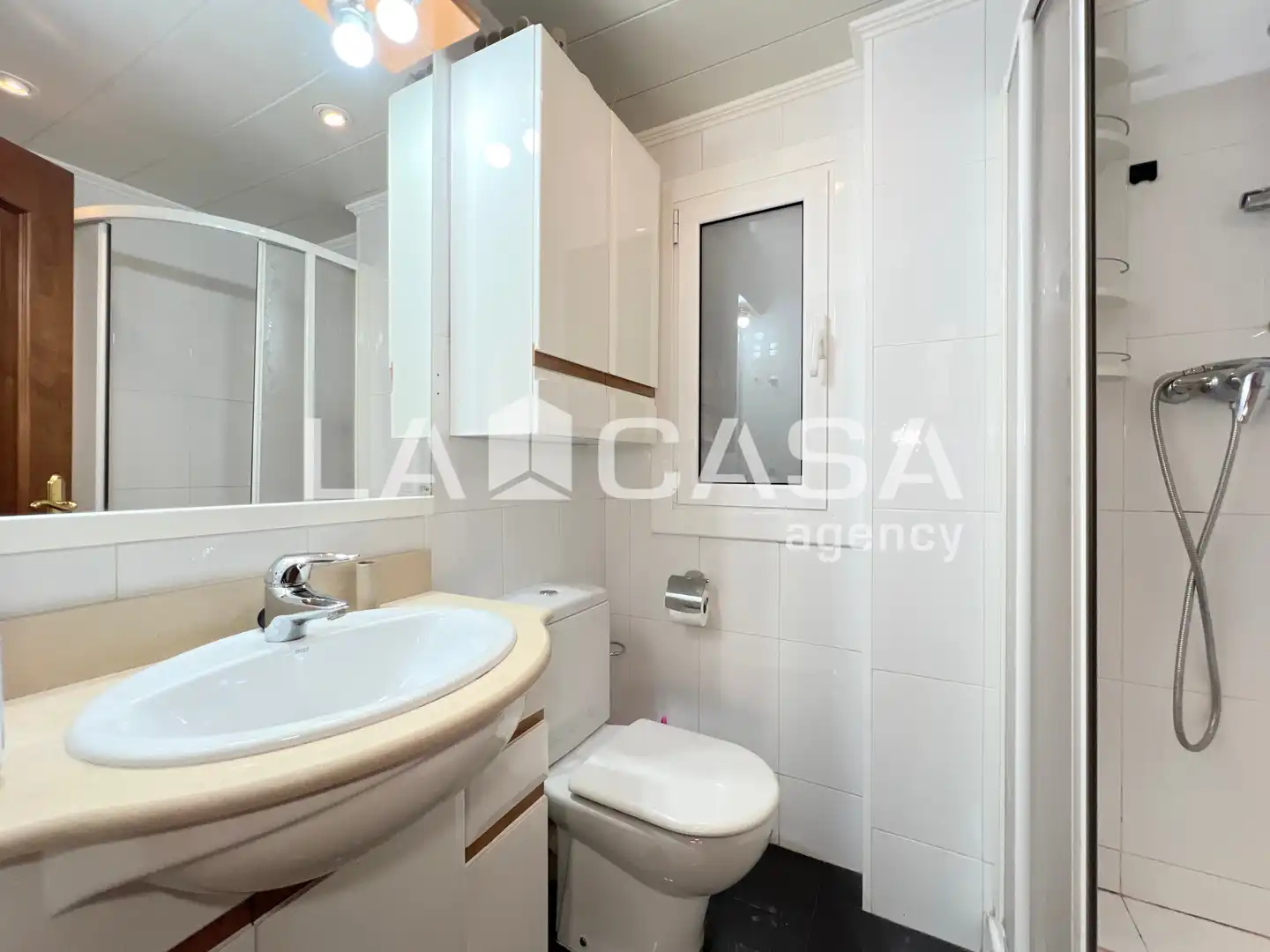 Bathroom of Flat for sale in Badalona  with Balcony
