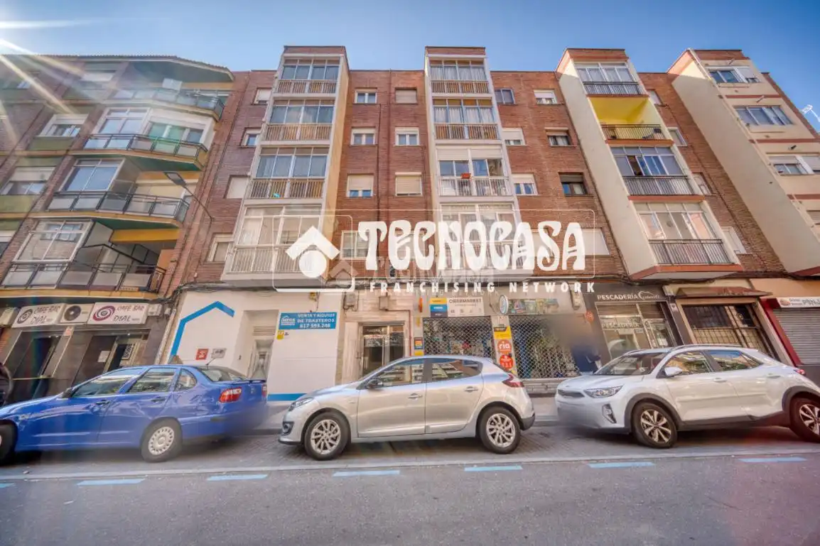 Vista exterior de Piso de alquiler en Valladolid Capital con Calefacción y Amueblado