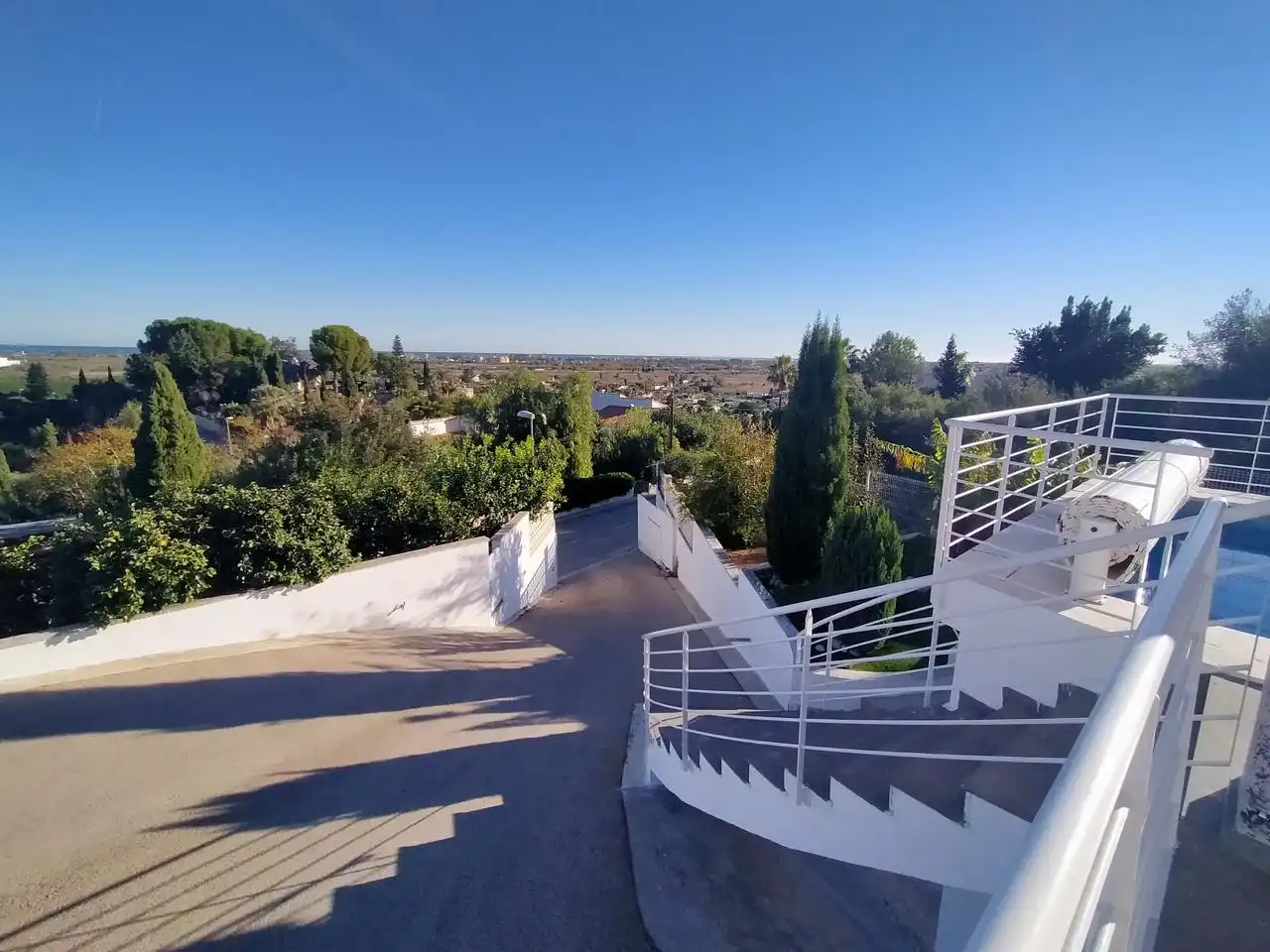 Vista exterior de Casa o chalet en venta en Oliva con Aire acondicionado, Jardín privado y Terraza