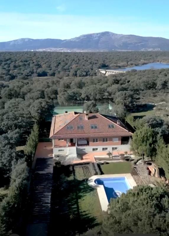 Exterior view of House or chalet for sale in El Escorial  with Air Conditioner, Heating and Private garden