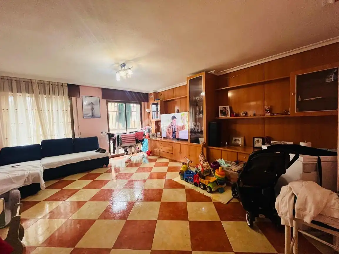 Außenansicht von Wohnung zum Verkauf in Villa de Vallecas