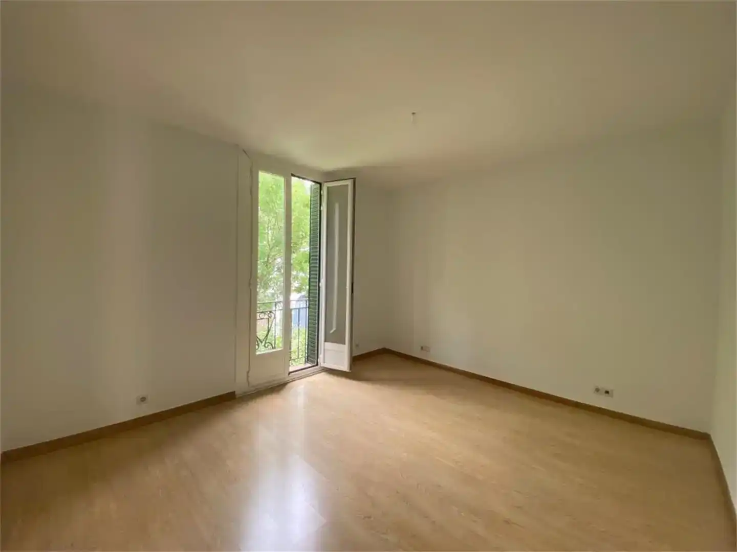 Habitación de Casa o chalet de alquiler en Madrid con Jardín privado, Parquet y Balcón