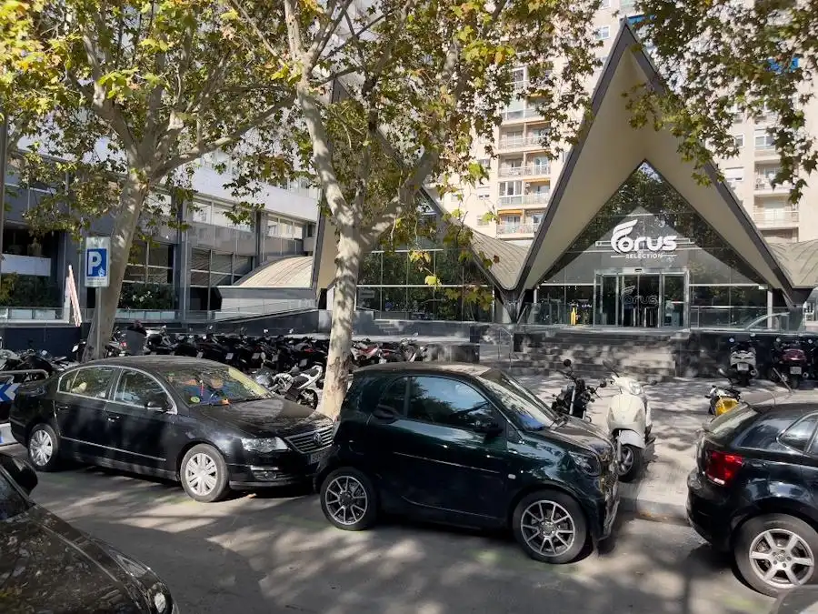 Aparcament de Local de lloguer en Madrid amb Aire condicionat