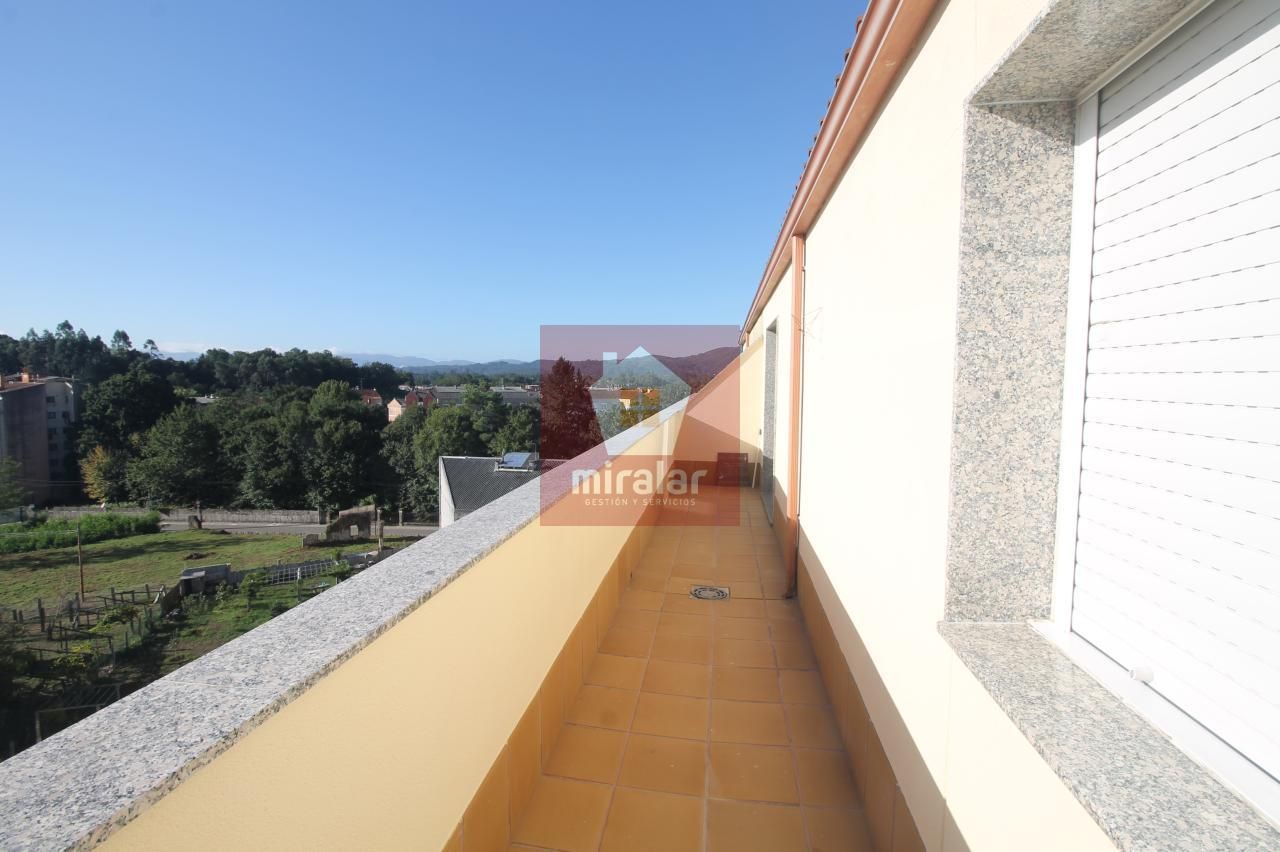 Terrace of Attic to rent in Ponteareas  with Heating, Terrace and Furnished