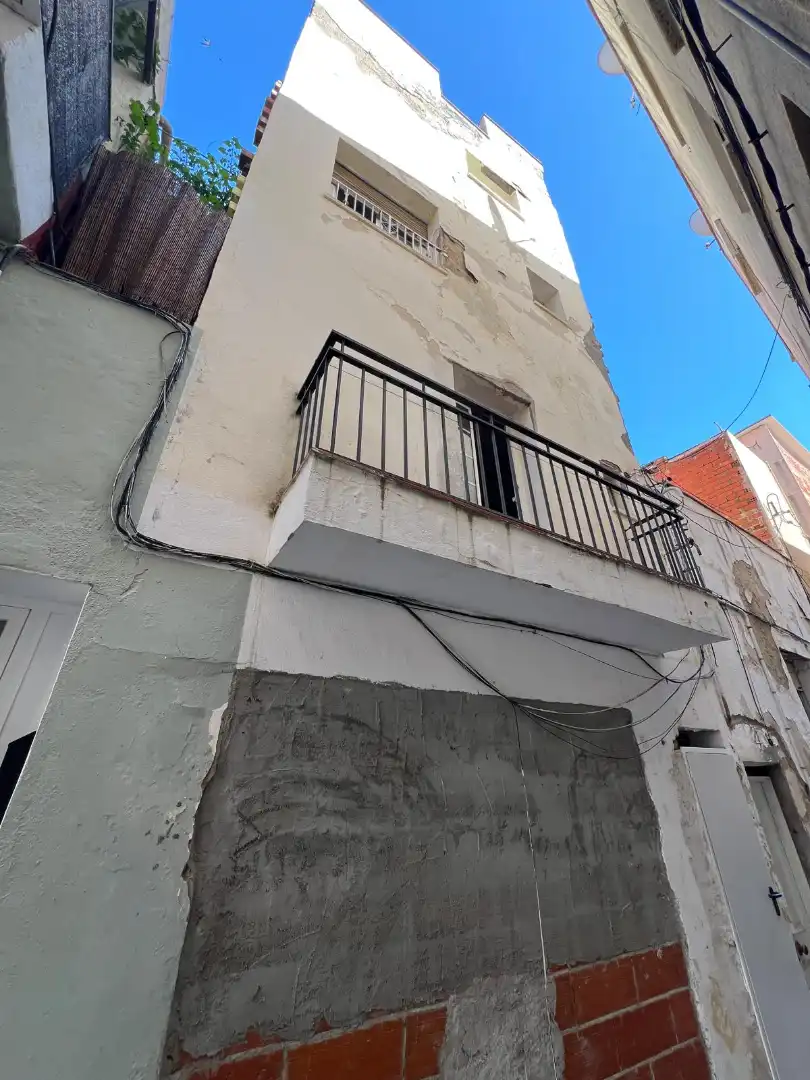 Maison à vendre à Carrer de l'Escultor Clarà 6