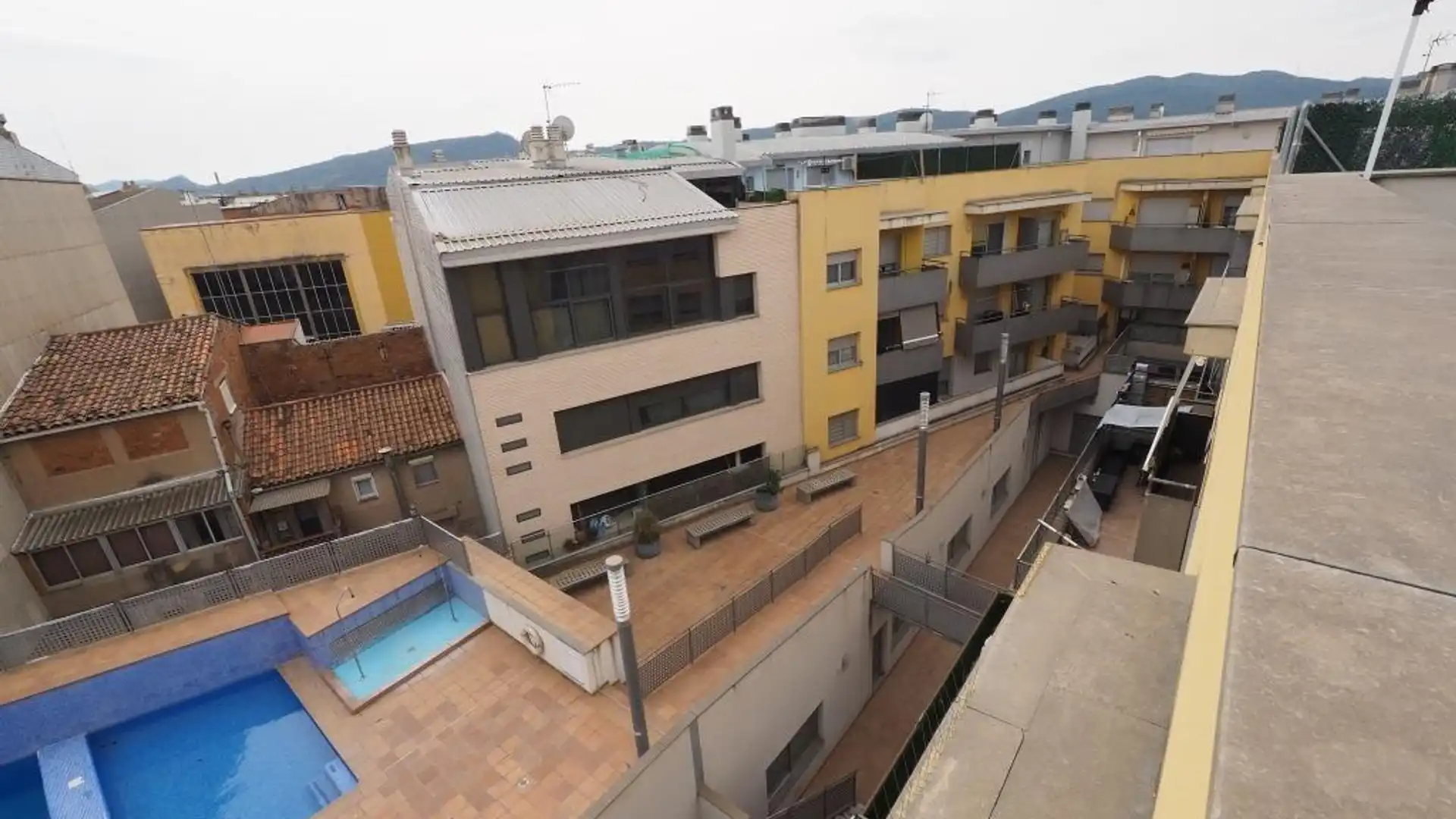 Vista exterior de Dúplex en venda en Vilanova del Camí amb Terrassa, Balcó i Piscina comunitària