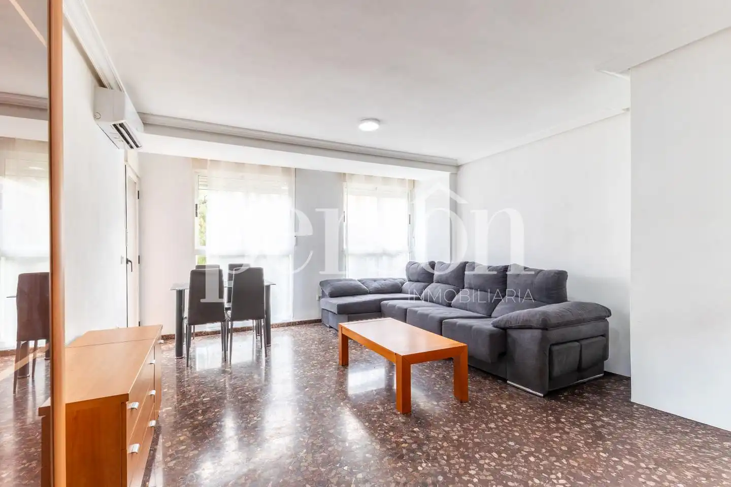 Flat for rent in Calle del Maestro Atanasio Garcia Zapater, Benetússer