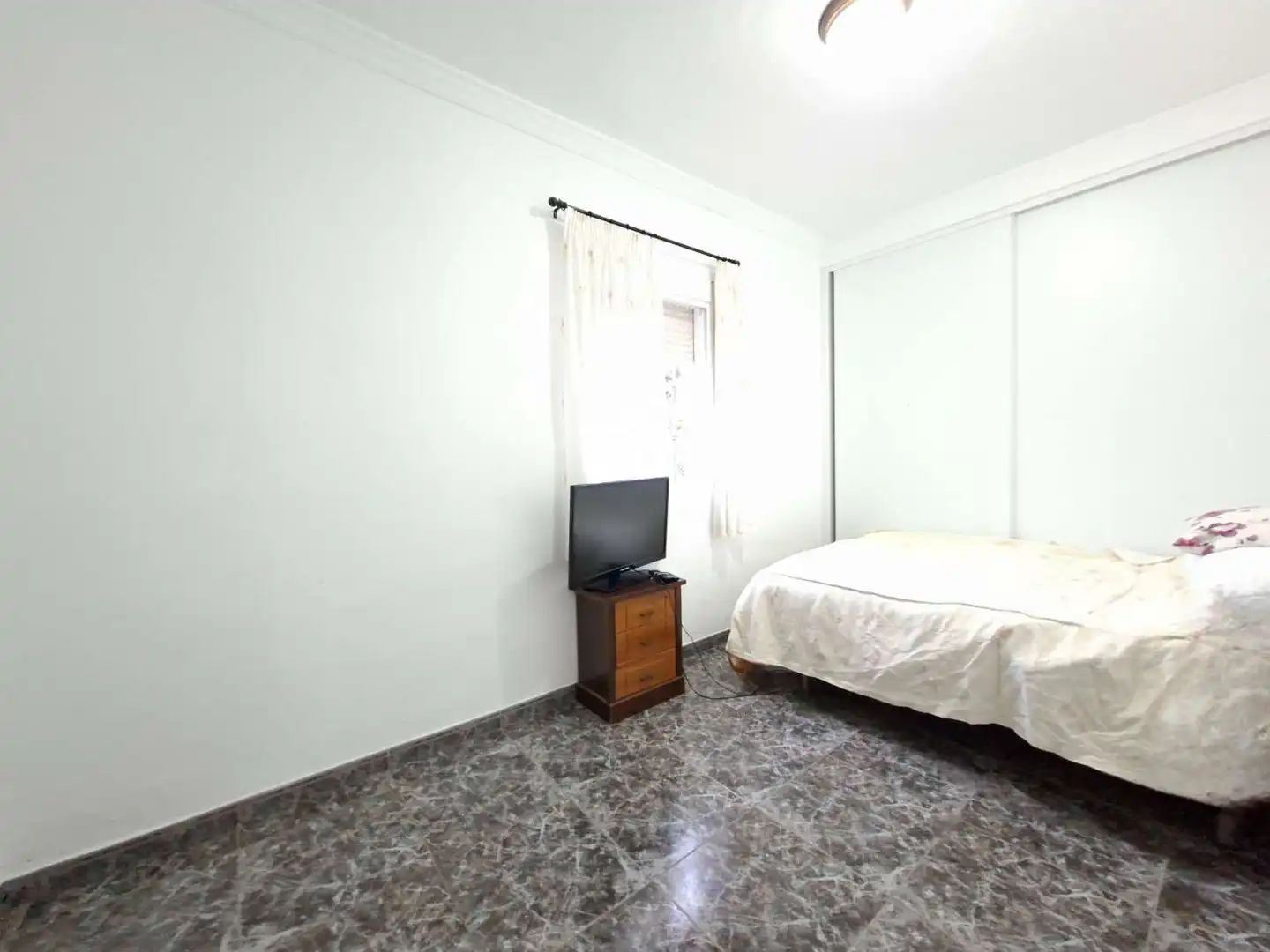 Dormitori de Casa o xalet en venda en Viñuela amb Terrassa, Piscina i Moblat