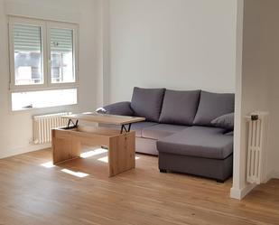 Living room of Flat to rent in  Albacete Capital  with Heating, Parquet flooring and Furnished