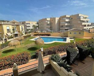 Vista exterior de Casa o xalet en venda en Torrox amb Aire condicionat, Terrassa i Piscina