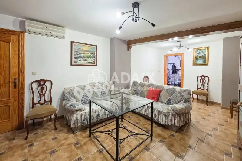 Sala d'estar de Casa o xalet en venda en Úbeda amb Aire condicionat, Terrassa i Traster