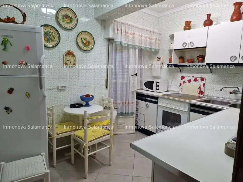 Cocina de Piso en venta en Salamanca con Calefacción y Balcón