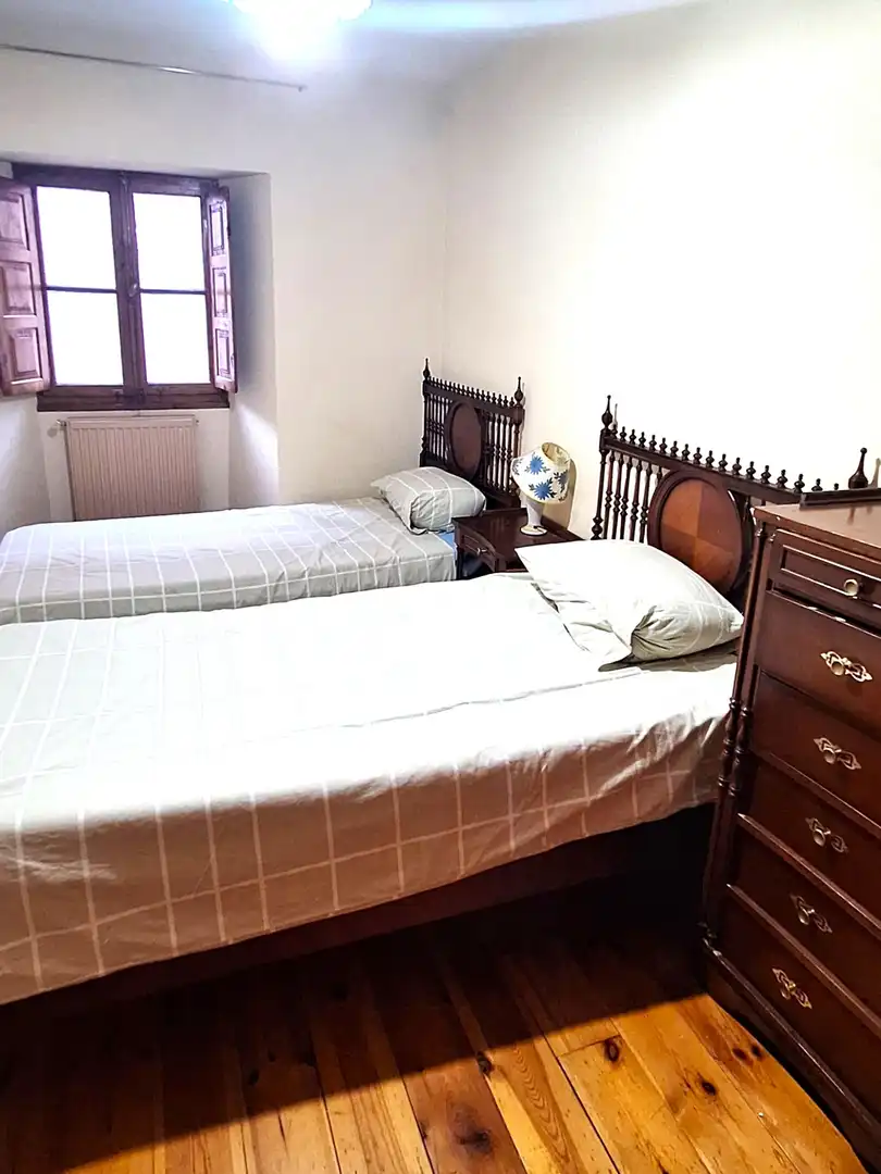 Bedroom of Houses for sale in Aguilar de Campoo  with Balcony