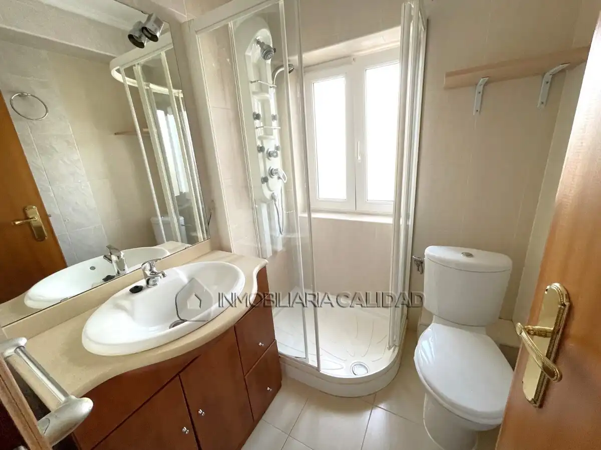 Bathroom of Flat for rent in Burgos  with Heating and Furnished