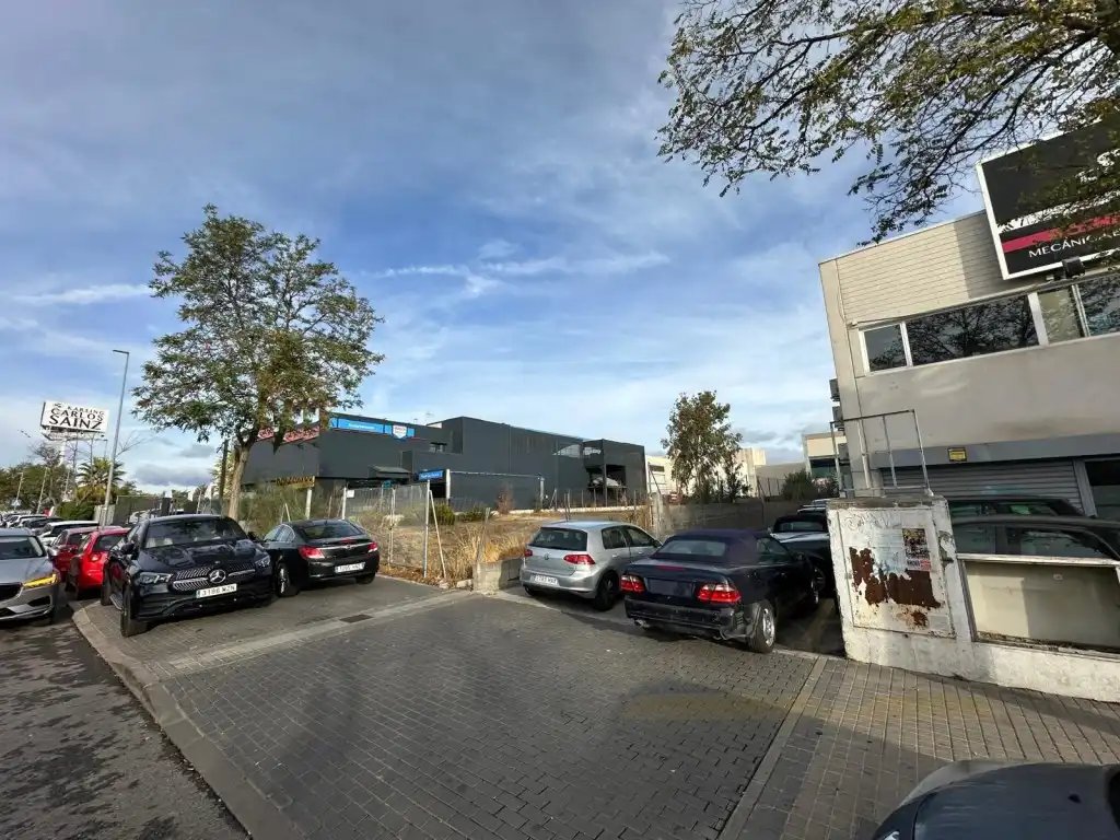Vista exterior de Terreny industrial en venda en Las Rozas de Madrid