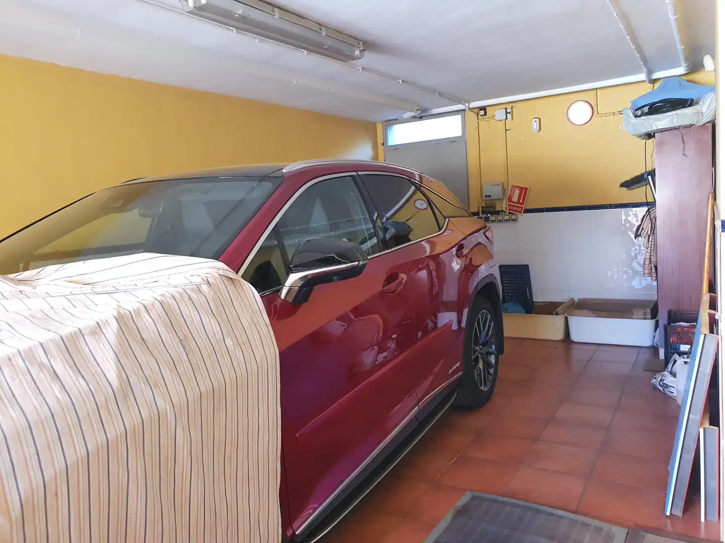 Aparcament de Casa o xalet en venda en León Capital  amb Calefacció, Jardí privat i Forn