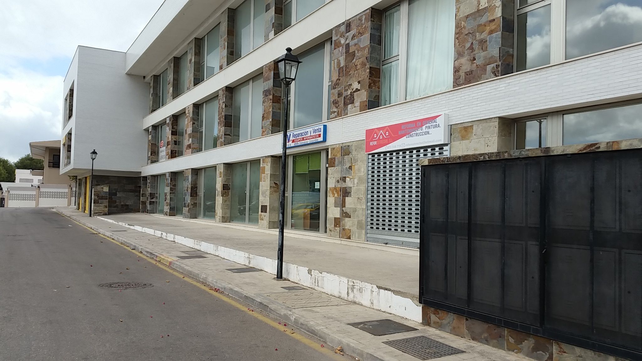 Exterior view of Premises for sale in Los Barrios