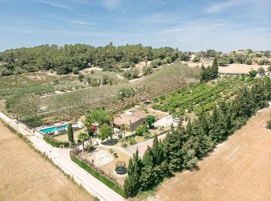 Casa rústica amb piscina en venda a Llubí, imagen 35