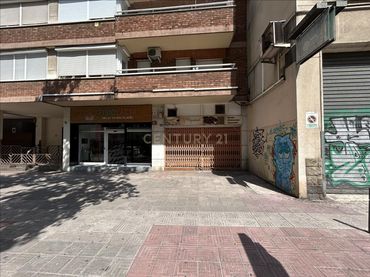 Local comercial en venda a Centre - Sant Oleguer