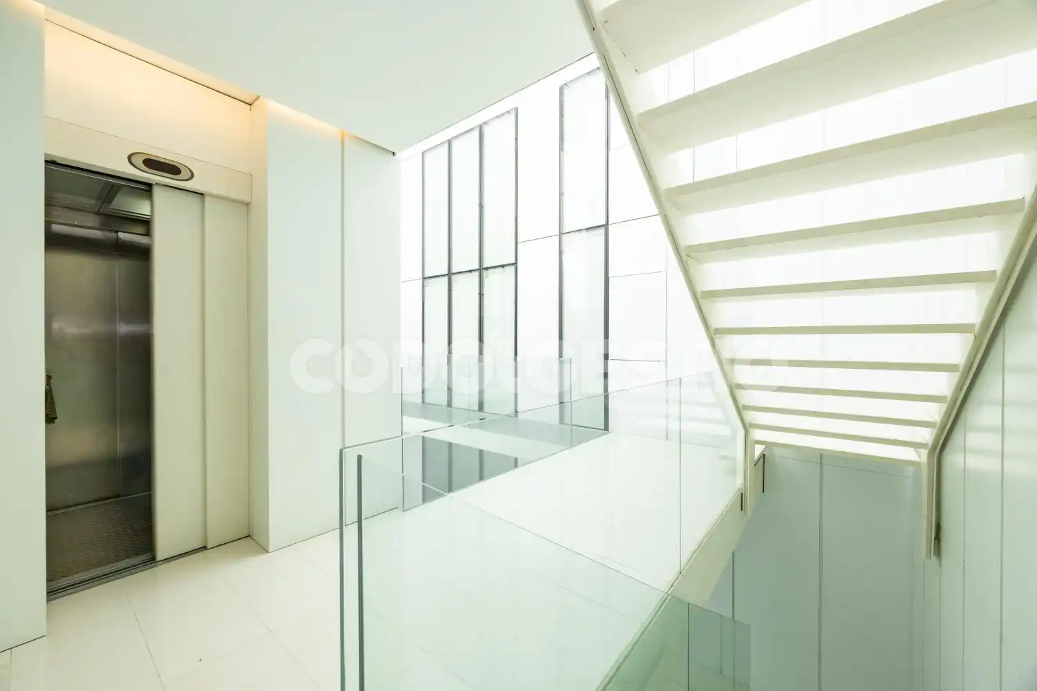 Flat for sale in Vic