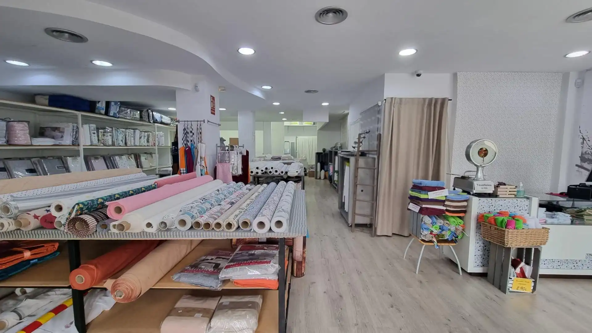 Business premises for sale in Poble