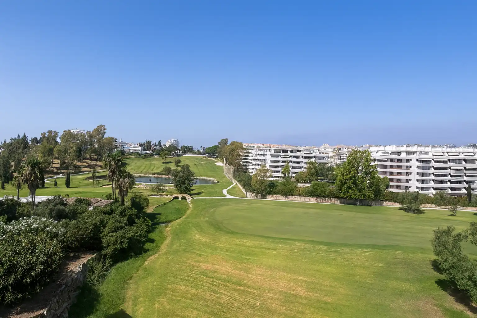 Exterior view of Ground floor for rent in Marbella  with Air Conditioner, Storage room and Furnished