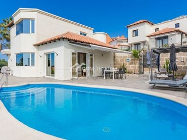 Haus mit Pool zum Verkauf in Chayofa