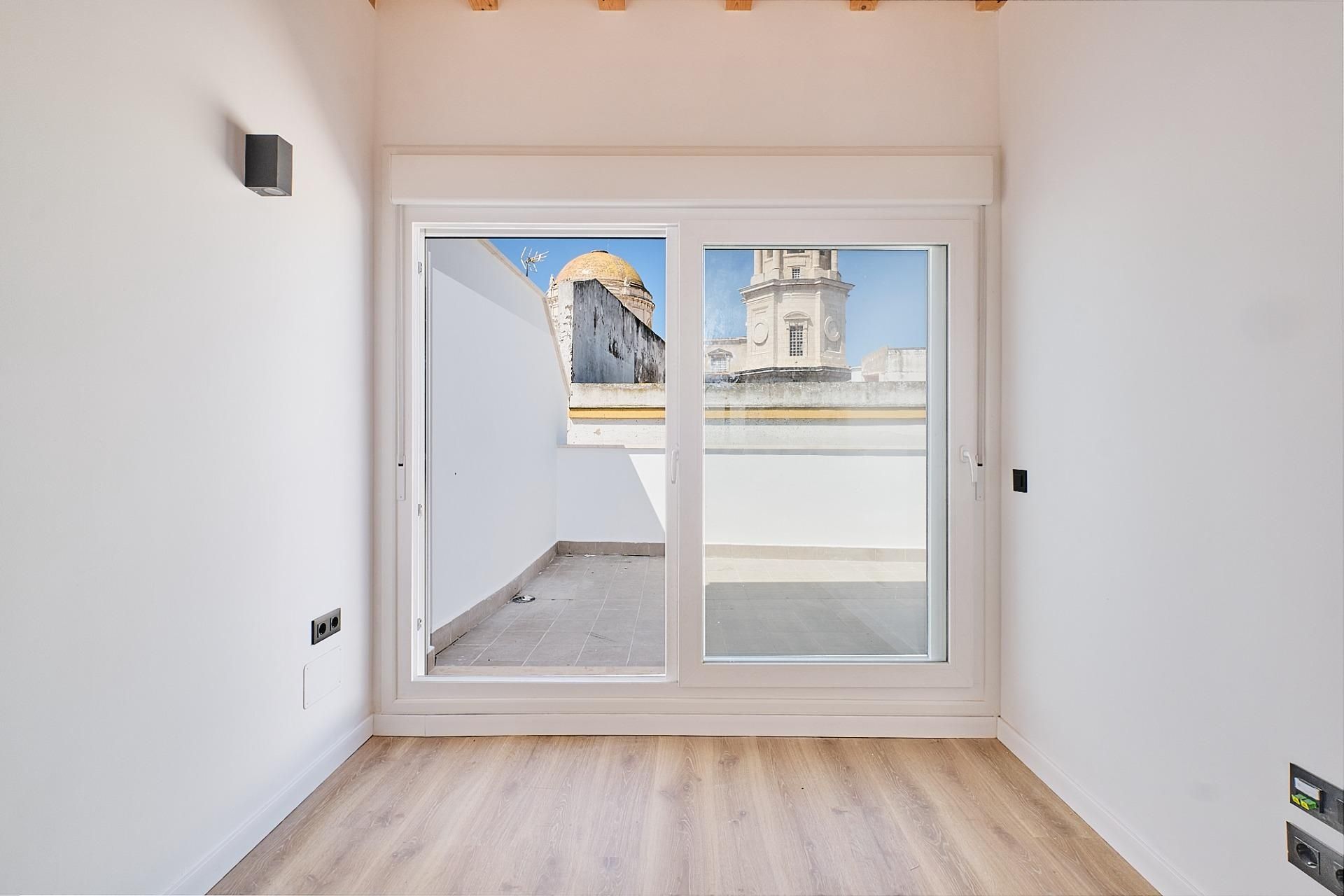 Ático en venta en  Cádiz Capital con Aire acondicionado, Calefacción y Terraza