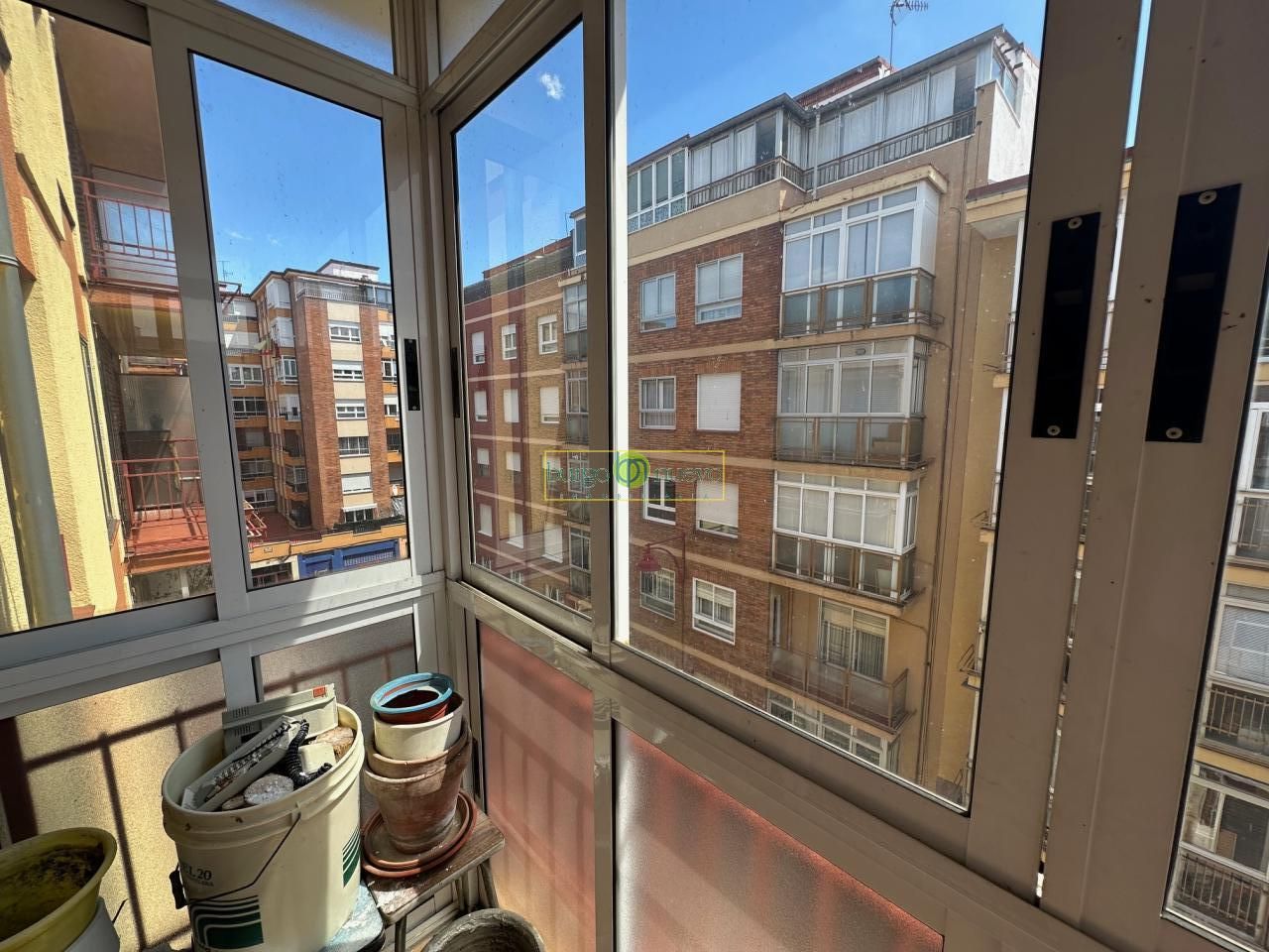 Terrassa de Pis en venda en León Capital  amb Traster i Balcó