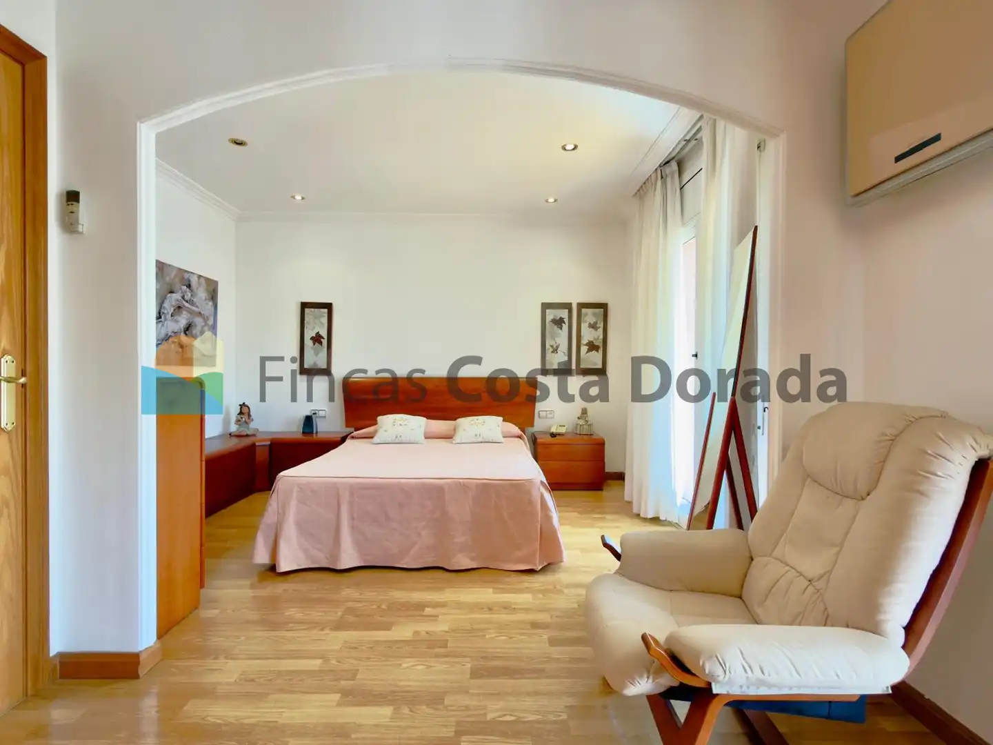 Exterior view of Houses for sale in Cubelles  with Air Conditioner, Private garden and Parquet flooring