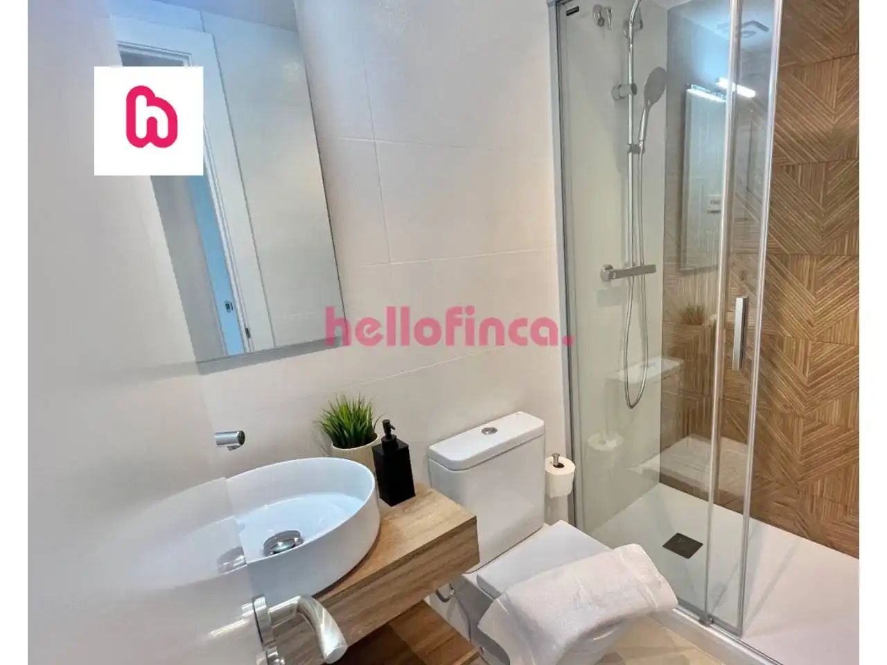 Baño de Ático en venta en Sant Adrià de Besòs con Aire acondicionado, Calefacción y Parquet