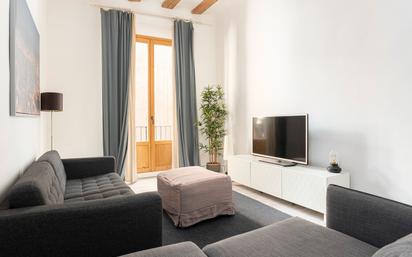Sala d'estar de Apartament en venda en  Barcelona Capital amb Aire condicionat, Parquet i Moblat