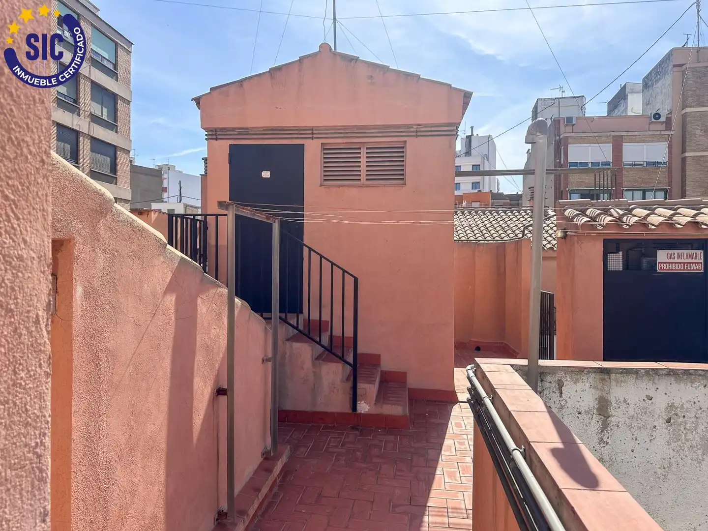 Vista exterior de Piso en venta en Castellón de la Plana / Castelló de la Plana con Calefacción, Trastero y Amueblado
