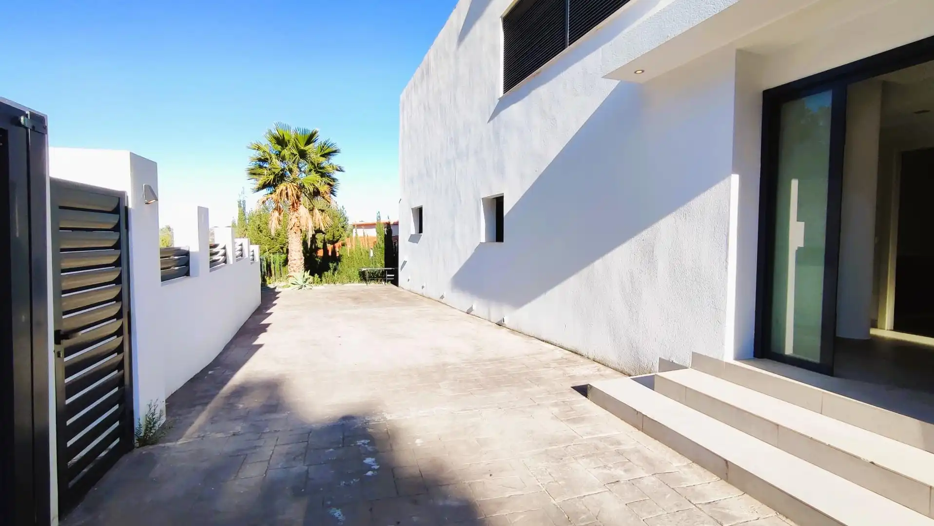 Vista exterior de Casa o xalet en venda en Calpe / Calp amb Aire condicionat, Jardí privat i Terrassa