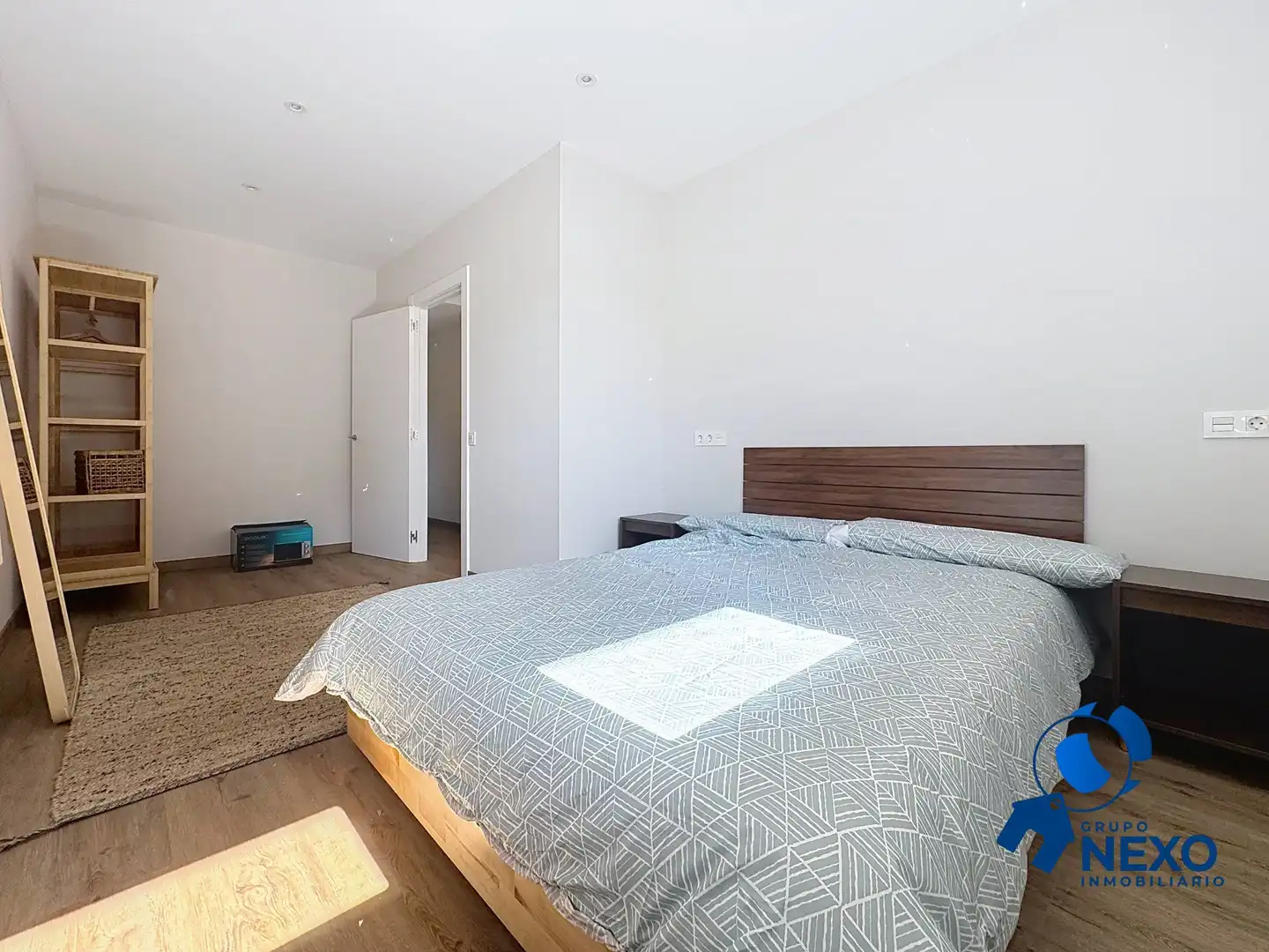 Dormitori de Apartament de lloguer en Gijón  amb Calefacció, Traster i Moblat