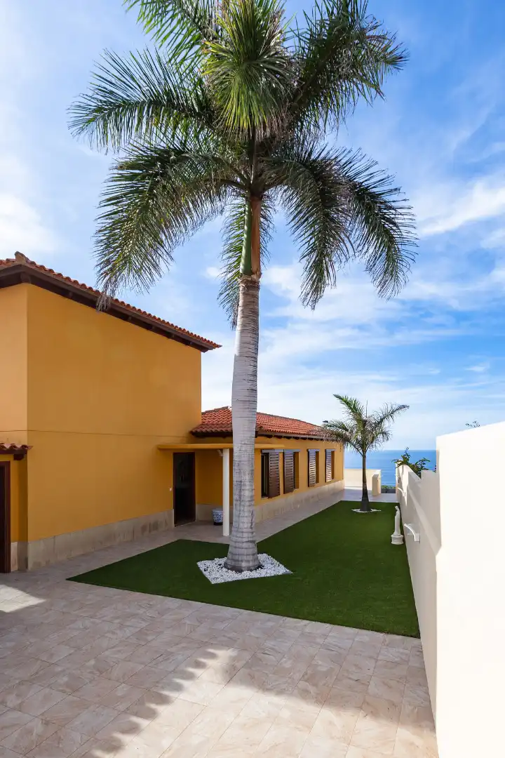 Vista exterior de Casa o xalet en venda en Tacoronte amb Jardí privat, Terrassa i Piscina