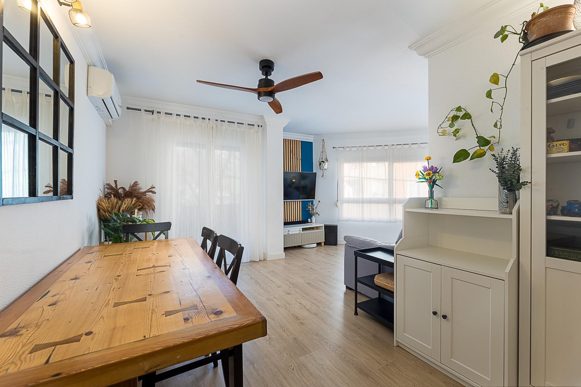 Dining room of Flat for sale in  Palma de Mallorca  with Air Conditioner, Parquet flooring and Terrace